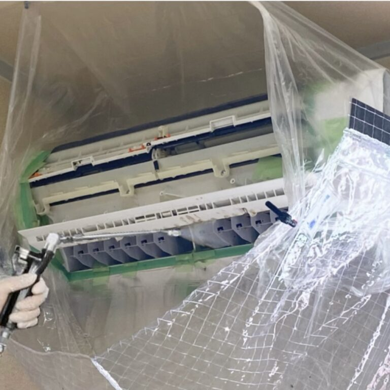 エアコンクリーニング中の実際の画像